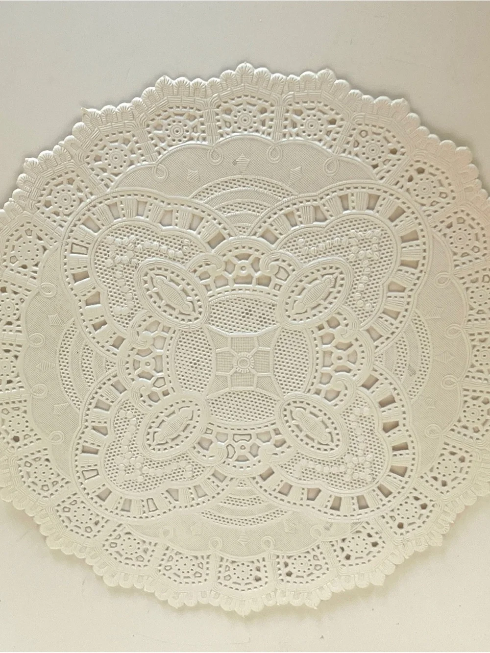 French White Lace-Style Round Paper Doily Vintage Lot of 15